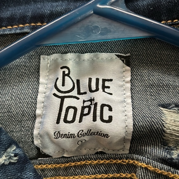 Blue Topic distressed blue denim jacket sequins on sleeves sized L BRAND NEW - Picture 3 of 4